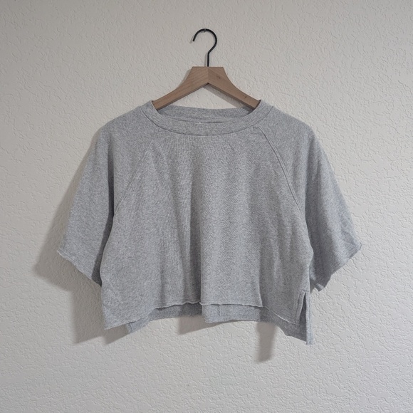 colsie Cropped Short Sleeve Sweatshirt / XS - Picture 1 of 6